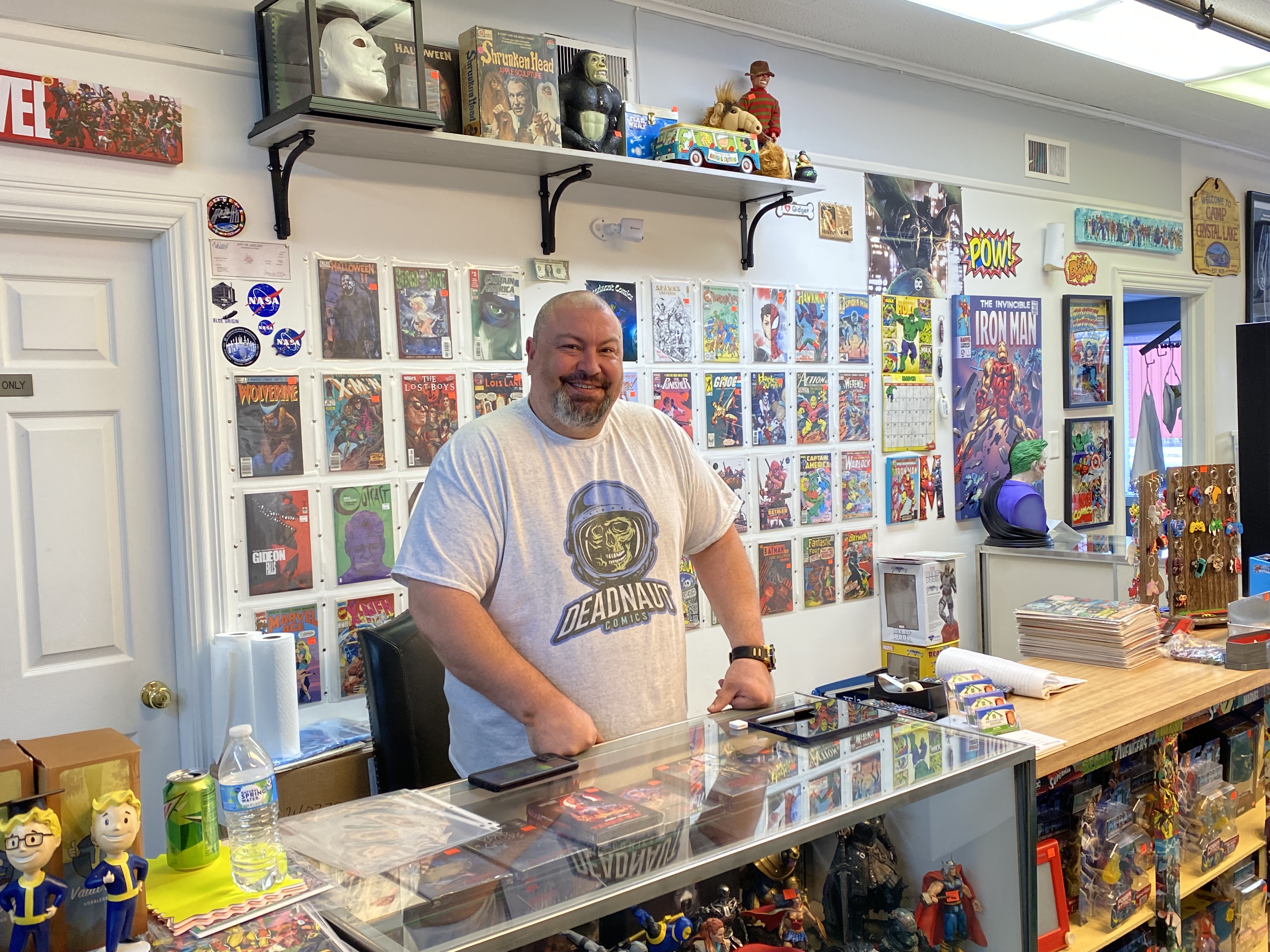 Deadnaut Comics Opens in Downtown Ashland